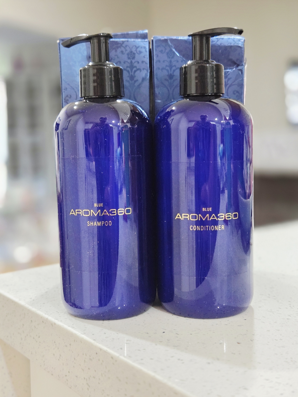 🛁AROMA360 Blue Shampoo & Conditioner Duo - Deep Blue Bottles